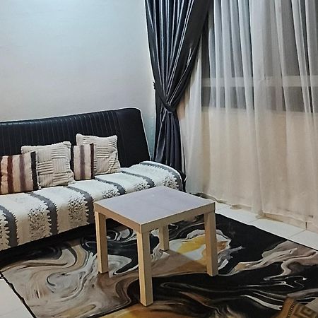Leezahomestay Bayan Lepas Dış mekan fotoğraf