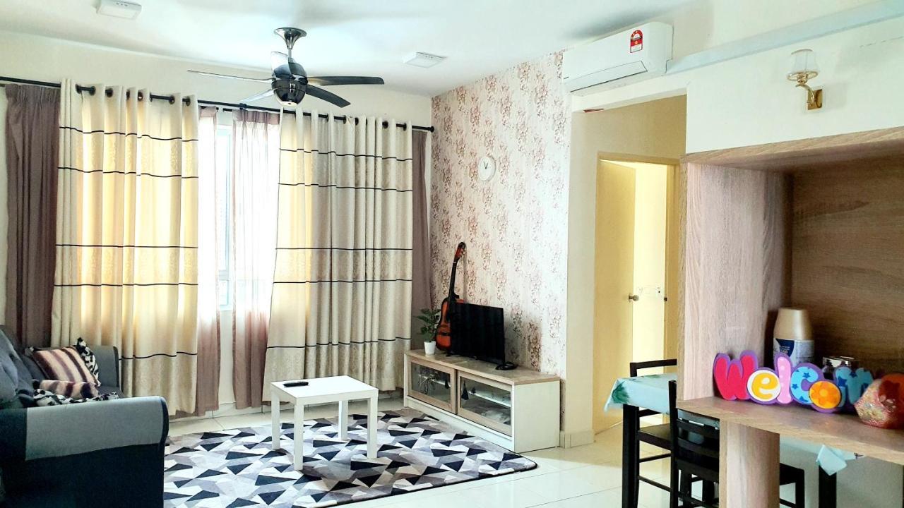 Leezahomestay Bayan Lepas Dış mekan fotoğraf