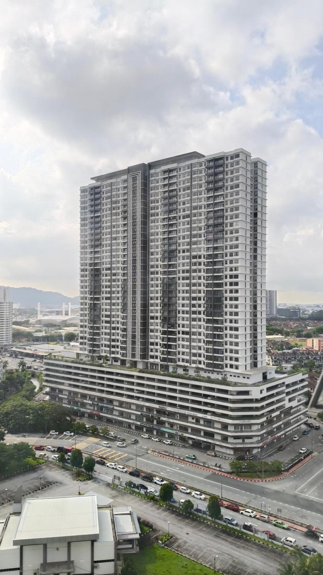Leezahomestay Bayan Lepas Dış mekan fotoğraf